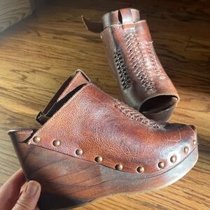 Bedstu platform leather wedge sandals